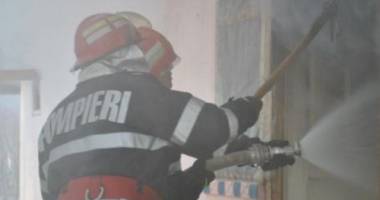 Stire din Eveniment : Incendiu pe strada Merișor, din Constanța