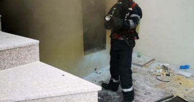 Anchetă pentru a stabili cauza incendiului din subsolul unui hotel din Mamaia Nord - 2