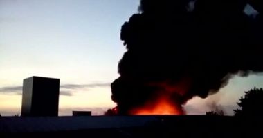 Stire din Eveniment : Incendiu puternic la o fabrică de mase plastice
