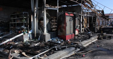 IMAGINILE INCENDIULUI DEVASTATOR DIN MAMAIA / O femeie a ars de vie și șapte magazine au fost distruse - 2