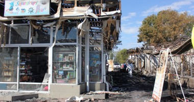 IMAGINILE INCENDIULUI DEVASTATOR DIN MAMAIA / O femeie a ars de vie și șapte magazine au fost distruse - 5