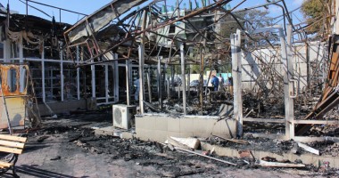 IMAGINILE INCENDIULUI DEVASTATOR DIN MAMAIA / O femeie a ars de vie și șapte magazine au fost distruse - 6