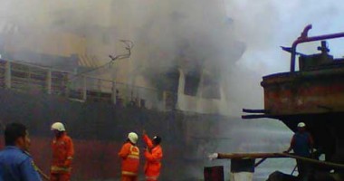 Stire din Economie : Un tanc petrolier de 127.575 tdw în flăcări; patru marinari grav răniți