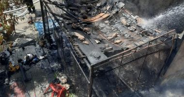 Stire din Eveniment : Om al străzii rănit în urma unui incendiu, în centrul Constanței