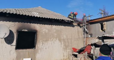 Stire din Eveniment : Incendiu în cartierul Palazu Mare. Arde o casă!