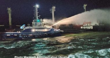 Incendiu pe o navă în Marea Neagră