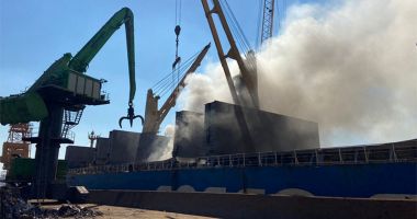 Stire din Economie : Incendiu pe o navă la Rotterdam