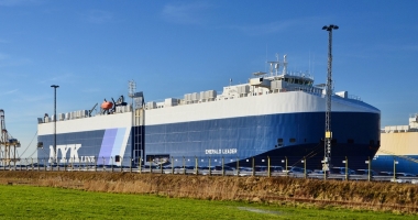 Incendiu pe un car carrier