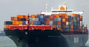 Incendiu pe un portcontainer cu mărfuri periculoase