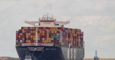 Stire din Economie : Incendiu pe un portcontainer în Canalul Mânecii