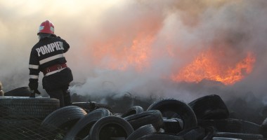 IMAGINI SPECTACULOASE / Incendiu violent lângă Metro 1 - 7