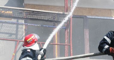 Stire din Eveniment : UPDATE - INCENDIU LA CONSTANȚA! Un apartament a fost cuprins de foc