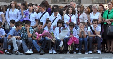 Stire din Cultură-Educație : Sună clopoțelul!
