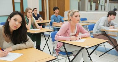 Stire din Cultură-Educație : Încep înscrierile pentru examenele Cambridge, la Colegiul "Mihai Eminescu"