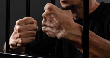 Stire din Eveniment : Ministrul Justiției propune închisoare pe viață pentru femicid