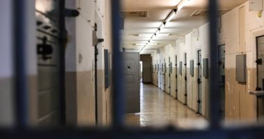 Stire din Eveniment : Bărbatul care acum 17 ani şi-a ucis soţia şi fiica, închis pe viaţă! Cadavrul uneia dintre victime, în continuare de negăsit