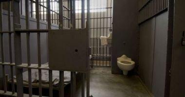 Stire din Actualitate : Autoritățile sunt în căutarea a 25 de deținuți evadați din închisoare