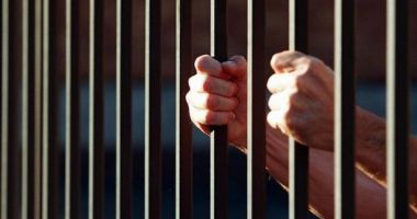 Grefieră condamnată să achite daune morale uriașe unui fost pușcăriaș