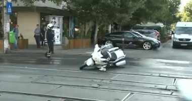 Incident în coloana oficială a lui Francois Hollande, aflat în România