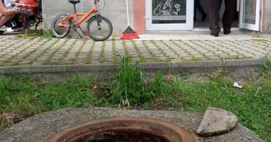 Stire din Social : Incident petrecut în Techirghiol: un copil a fost la un pas să cadă în canalizare!