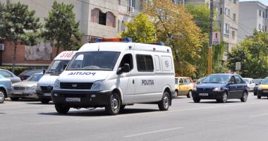 Stire din Eveniment : În comă, după ce a fost lovit de o mașină