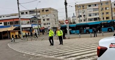 Stire din Eveniment : Controale în trafic ale polițiștilor constănțeni de la Rutieră. Nouă permise de conducere reținute