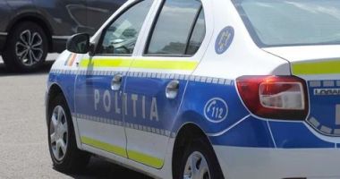 Stire din Eveniment : Doi copii au fost loviți în plin de o mașină când traversau și proiectați într-un vehicul STB