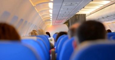 Stire din Eveniment : O tânără de 19 ani a fost agresată sexual în timpul unui zbor pe ruta Amsterdam – Otopeni