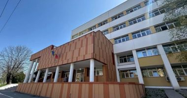 Stire din Eveniment : O asistentă medicală a făcut infarct în timpul serviciului