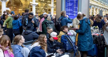Stire din Actualitate : Pană de curent în tunelul Canalului Mânecii. Pasagerii au rămas blocaţi peste noapte în trenurile Eurostar