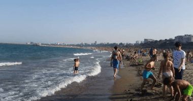 Stire din Social : De ce s-a răcit apa mării, când afară sunt 30 de grade. Explicația fenomenului