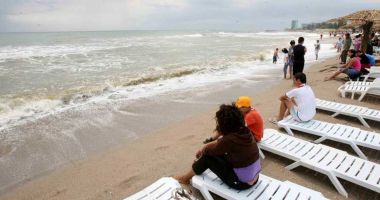 Stire din Social : Meteorologii au modificat prognoza. Pe ce dată se strică vremea în România