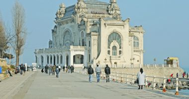 Stire din Social : Vreme caldă sâmbătă în Dobrogea și pe litoral, dar sunt așteptate ploi