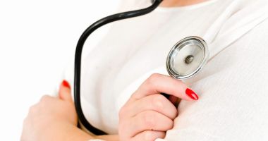 Stire din Actualitate : Reguli mai dure în spitale pentru doctorițe și asistente. Ce nu mai au voie să facă