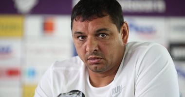 Stire din Eveniment : Medicii sun rezervați în privința șanselor de supraviețuire ale micuțului Ganea