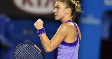 Stire din Sport : Simona Halep, CALIFICATĂ în optimile turneului de la Indian Wells. Iată pe cine va întâlni în următoarea fază a competiției