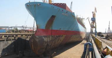 Stire din Economie : Industria a făcut un salt de 7,4%