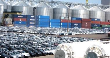 Stire din Economie : Industria auto - cel mai mare exportator al țării
