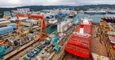 Stire din Economie : Industria navală chineză a obținut cu 37,9% mai puține comenzi