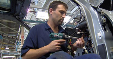 Stire din Economie : Produsele industriei  s-au scumpit cu 2,8% într-un an