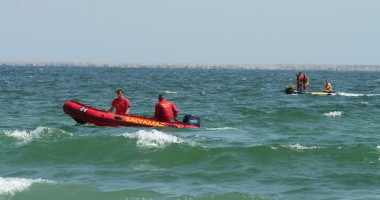 Stire din Eveniment : TRAGEDIE LA NEPTUN / Doi frați s-au înecat în mare