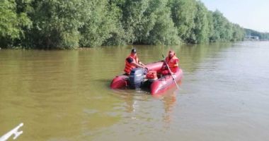 Un tânăr de 18 ani a intrat în apele brațului Borcea și nu a mai ieșit