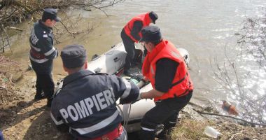 Stire din Eveniment : ALERTĂ LA TULCEA! Un copil și un bărbat sunt căutaţi după ce ar fi dispărut pe Lacul Razelm