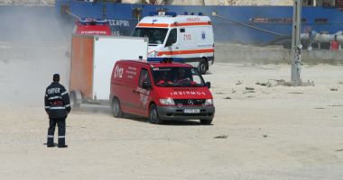 Stire din Eveniment : La un pas de înec, în Portul Constanța! Au intervenit pompierii
