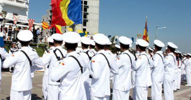 Stire din Eveniment : Armata Română recrutează personal! Ce salarii se pun la bătaie