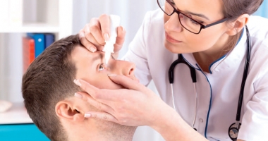Stire din Sănătate : Prevenirea  și tratarea infecției virale a corneei