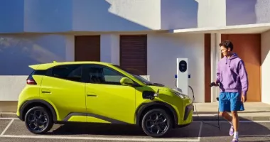Stire din Economie : Deficit comercial, înmatriculări auto, infrastructură rutieră. INFO economic