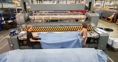 Stire din Economie : Bursă, industrie prelucrătoare, infrastructură rutieră. INFO economic