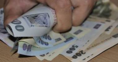 Stire din Eveniment : Sute de infracțiuni economice, anchetate de Poliția Română
