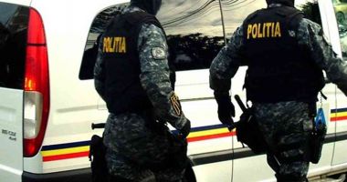 Stire din Eveniment : Polițiștii, în acțiune: 79 de mandate de percheziție într-un dosar de evaziune fiscală